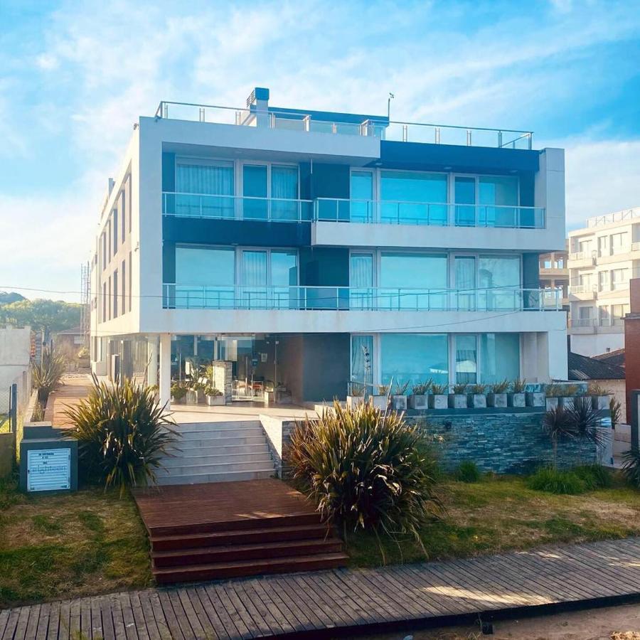 Eighteen Apartments Villa Gesell Exteriör bild