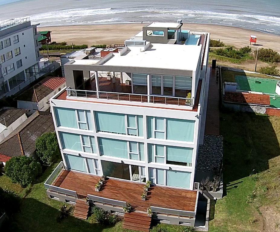 Eighteen Apartments Villa Gesell Exteriör bild