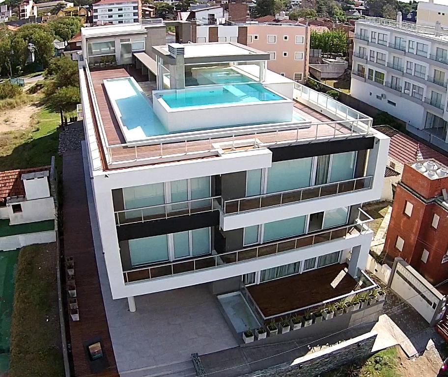 Eighteen Apartments Villa Gesell Exteriör bild